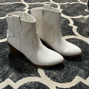 Womens Dirty Laundry Unite Western Boot - Excellent Used (Barely) Condition